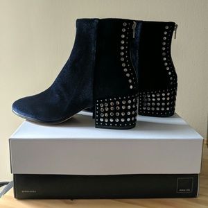 NWT Dolce Vita Navy Velvet studded boots